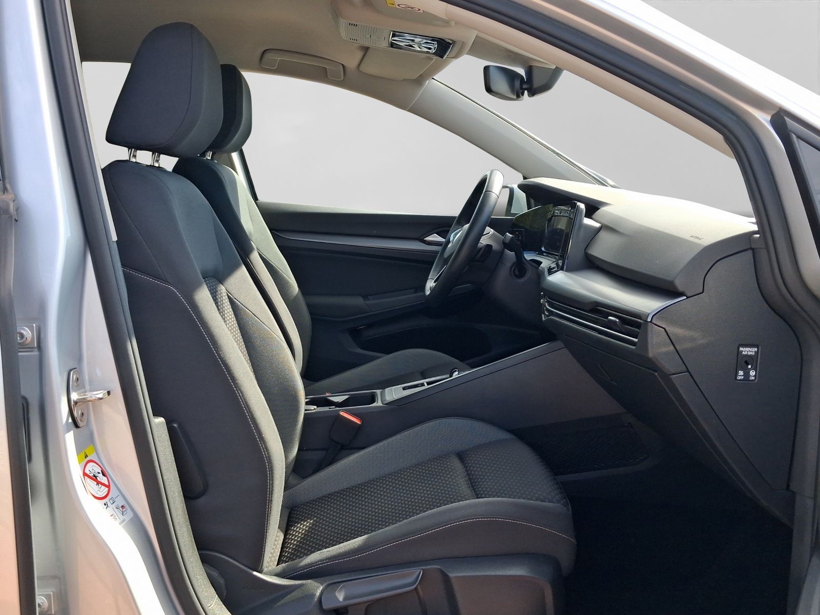 Volkswagen Golf 1.0 eTSI DSG ACTIVE KAMERA NAVI ACC DAB foto 4