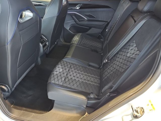 Fahrzeugabbildung Volkswagen Tayron 2.0 TDI DSG 4MOTION R-LINE HUD PANO STHZG