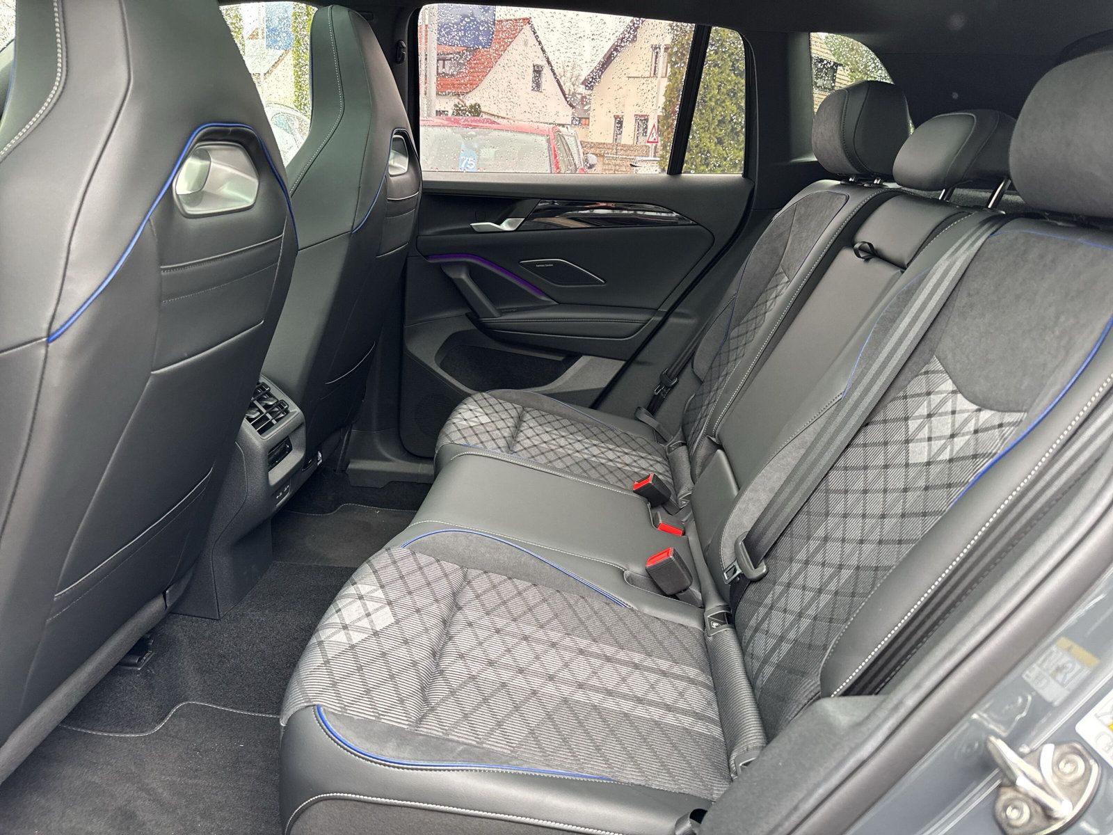 Tiguan R-Line AHK " Harman Kardon"PANO 4M R-Line