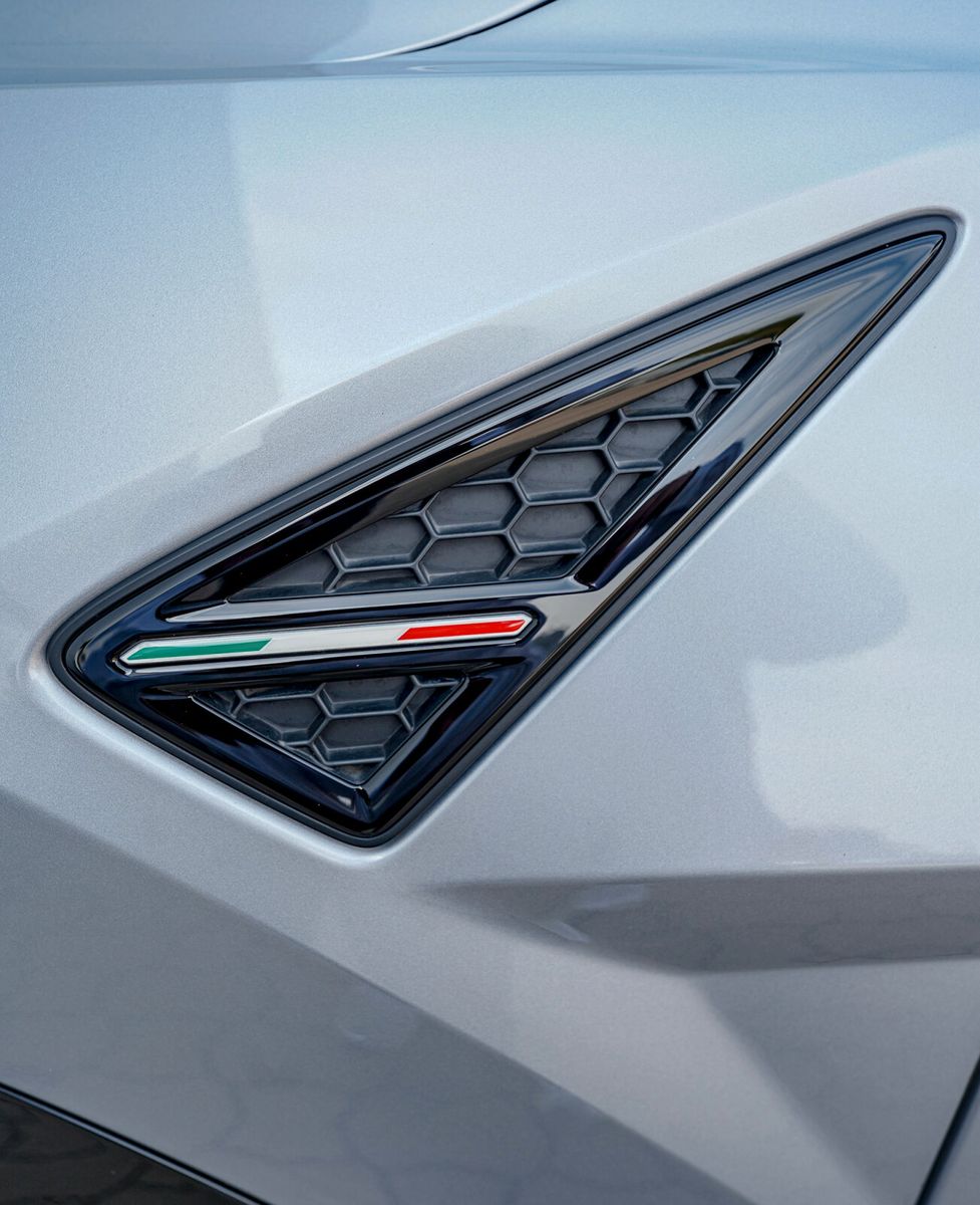 Lamborghini Urus SE Grigio Nimbus  Akrapovic  Pano.  Massage foto 10