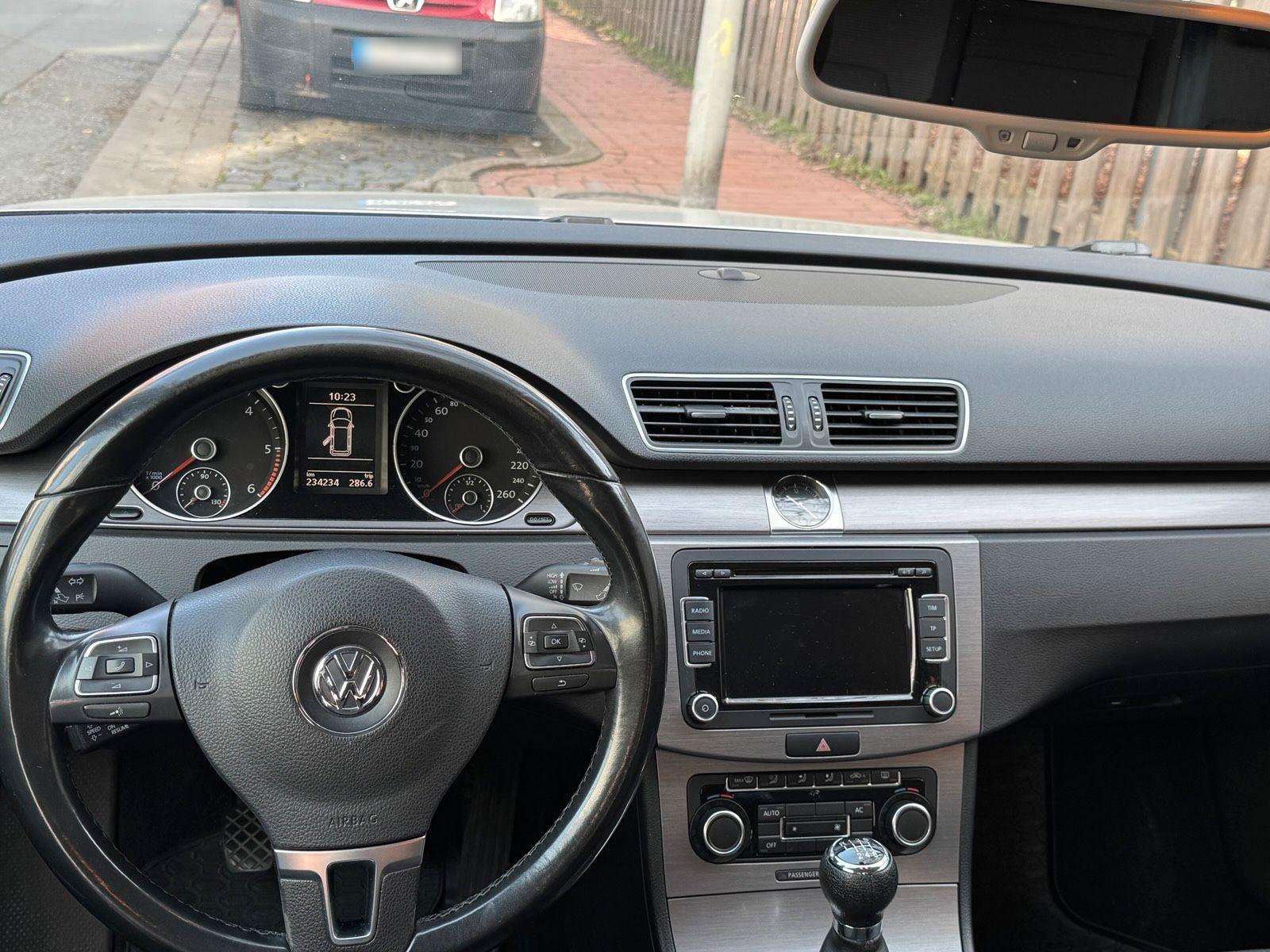 Volkswagen Passat 2011 — photo 6