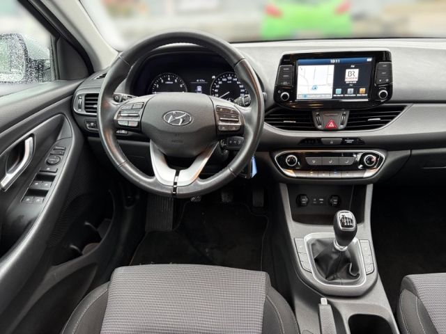 Fahrzeugabbildung Hyundai i30 Select SoKo Navi,Rückfahrkamera,Klimaanlage