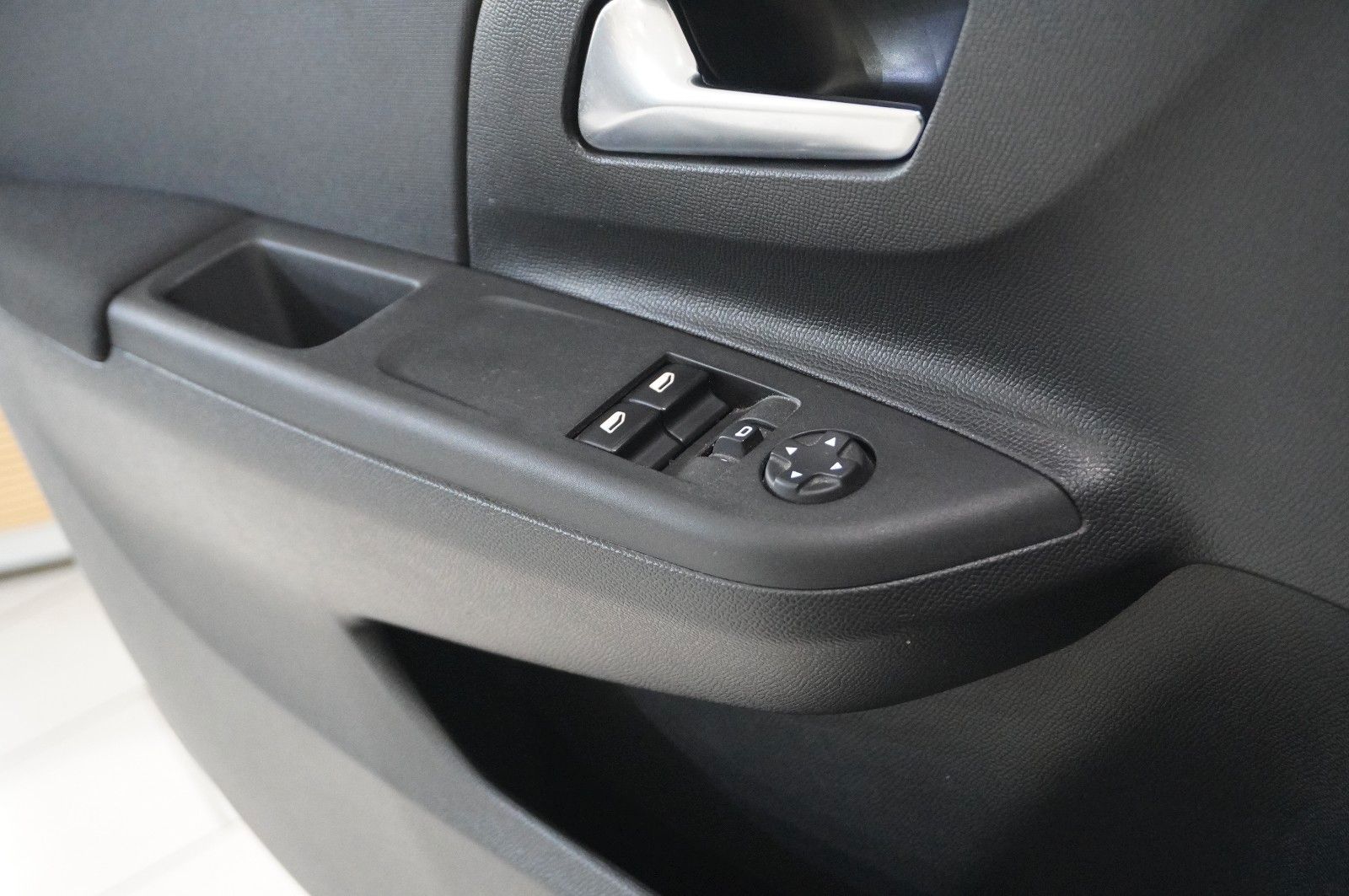 Fahrzeugabbildung Opel Corsa-e ELEKTRO 1-PHASIG NAVI/DAB/KAMEERA/VIRTU.