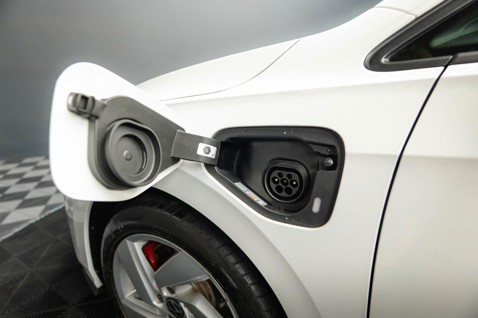 Fahrzeugabbildung Volkswagen Golf VIII Lim. GTE eHybrid Sport | LED | ACC