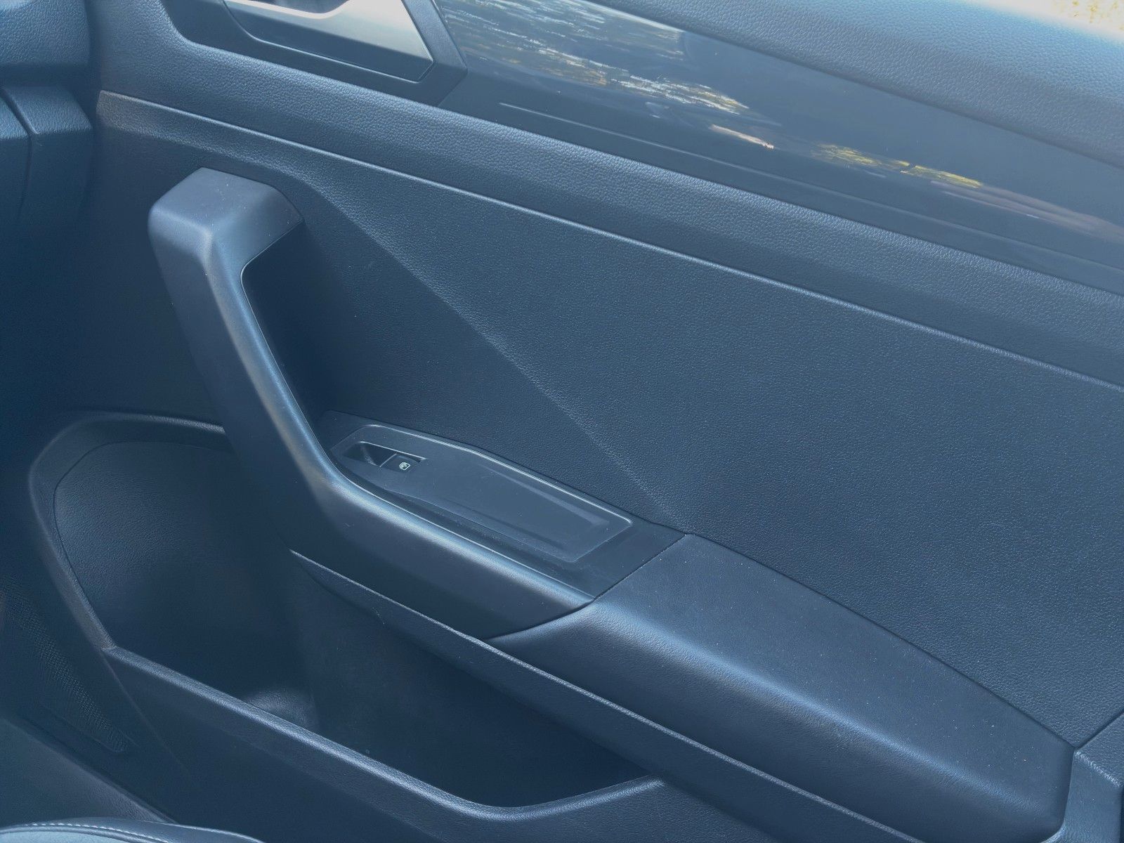 Fahrzeugabbildung Volkswagen T-Roc R-Line*Sport 4M*DSG*AHK*Navi Kamera**