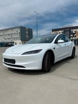 Tesla Model 3 RWD Highland 2025 (208 kW) - Tesla Model 3: Highland
