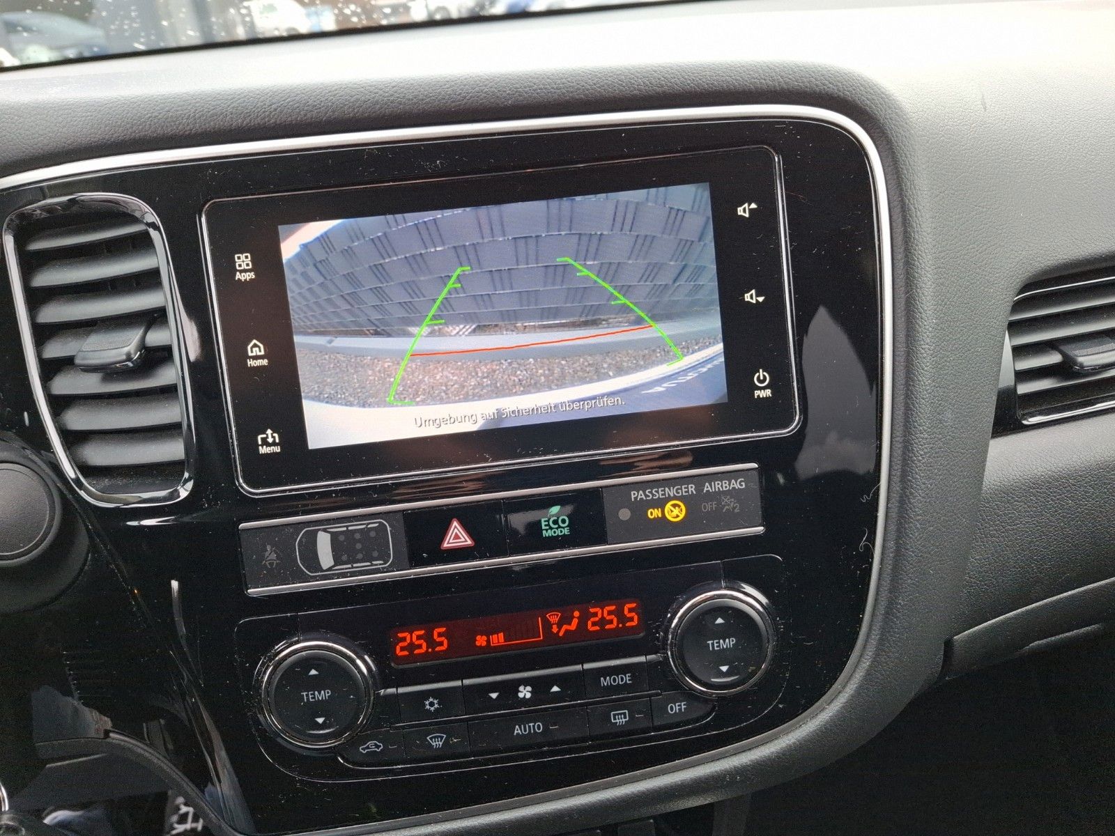 Fahrzeugabbildung Mitsubishi Outlander Active 2WD! PDC ! AHK ! Navi ! Kamera!
