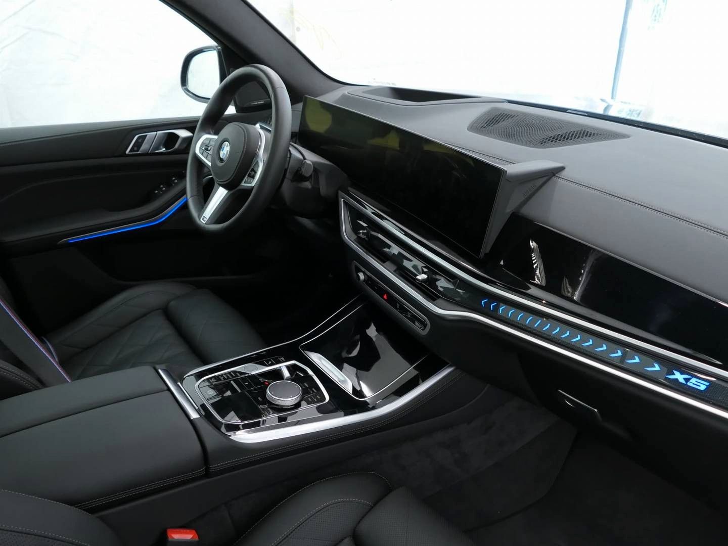 Fahrzeugabbildung BMW X5 30 d xDrive M Sport Pano Sitzbelüft. AHK HuD