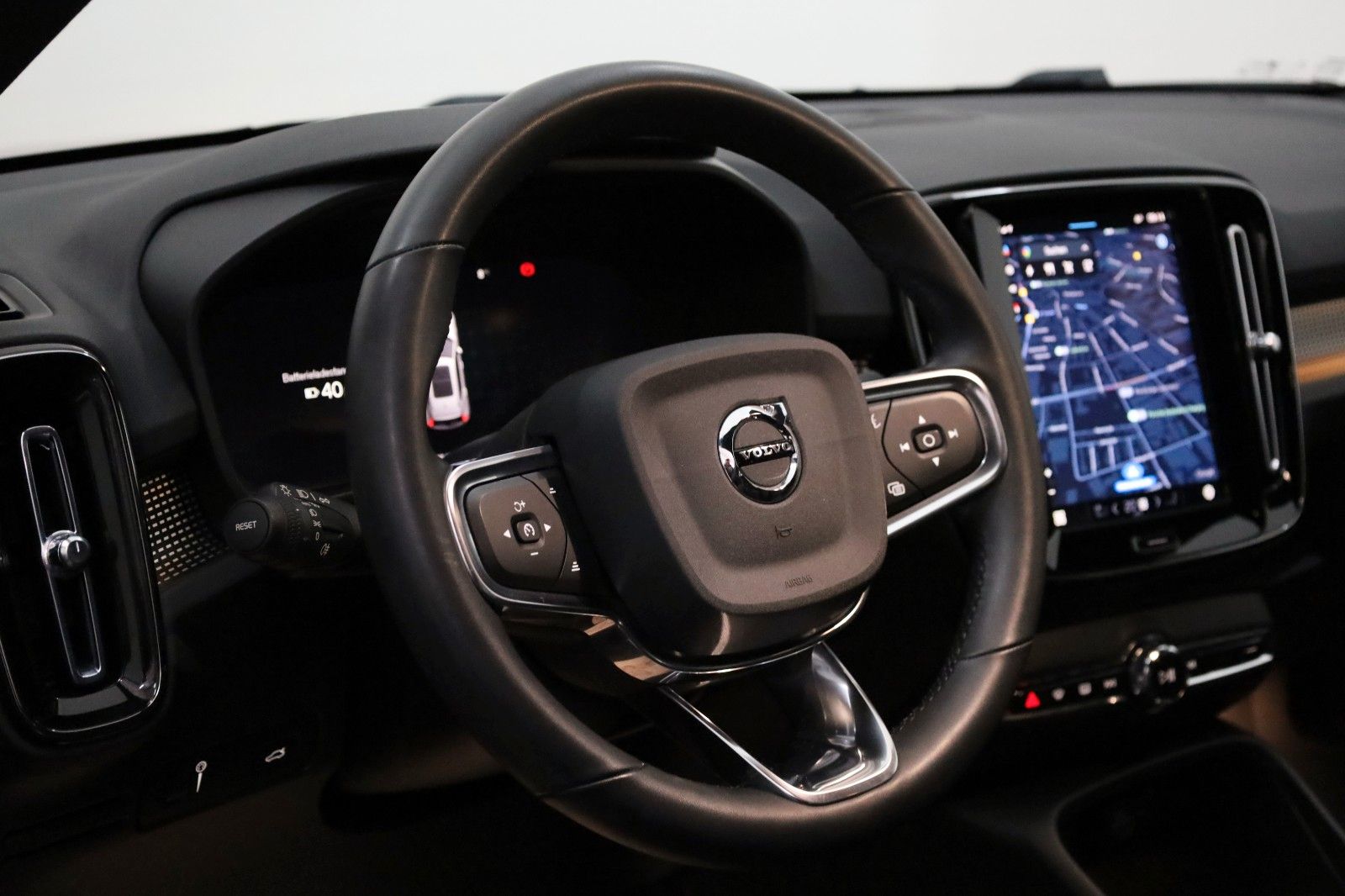 Fahrzeugabbildung Volvo XC40 Pro Twin P8 AWD,T.Leder,Navi,Panorama,AHK