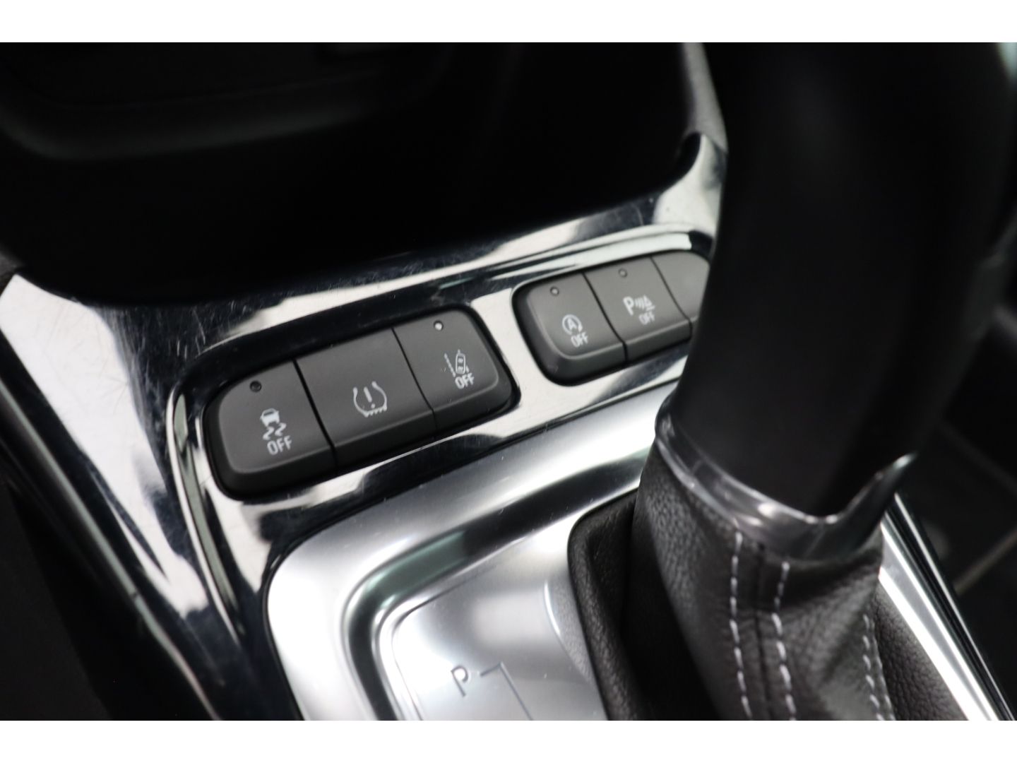 Fahrzeugabbildung Opel Crossland Elegance Paket SHZ Navi Kamera AHK