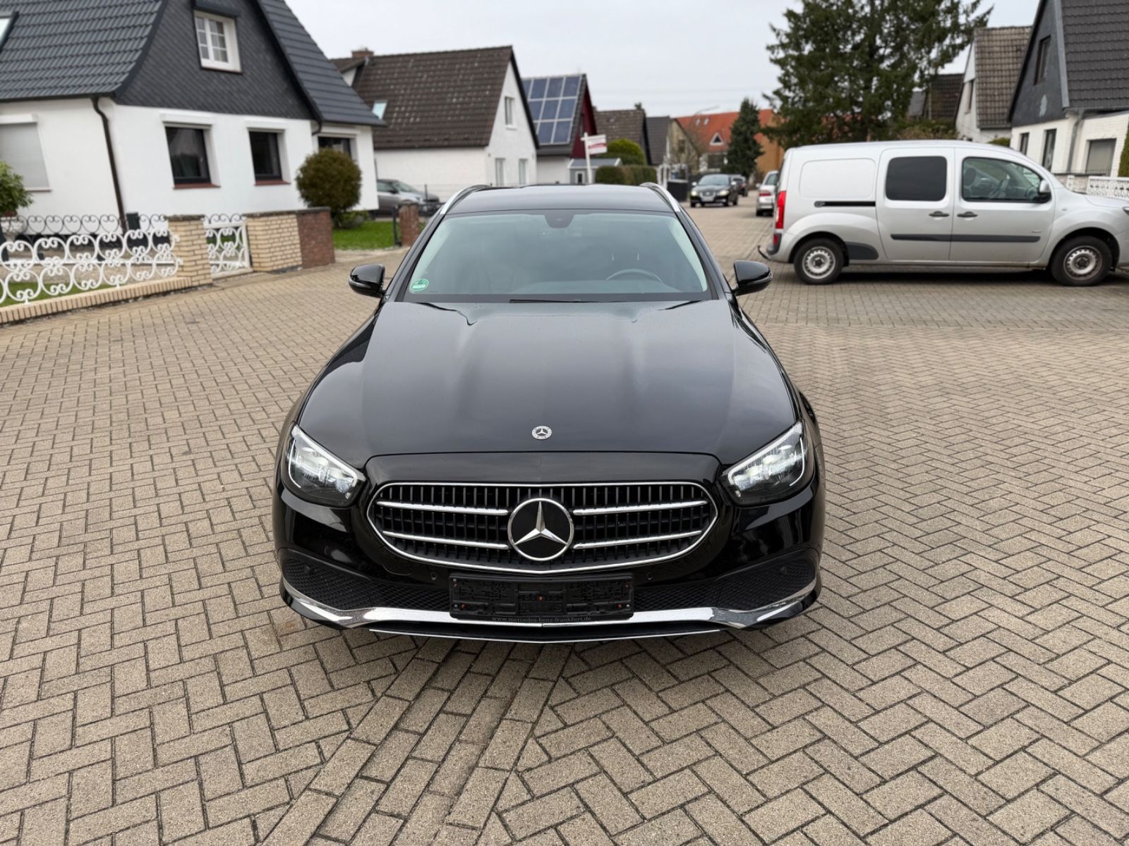 MERCEDES-BENZ E 220dT,Avantgard,Multibiem ,Navi,,M.Hybrid,MBUX