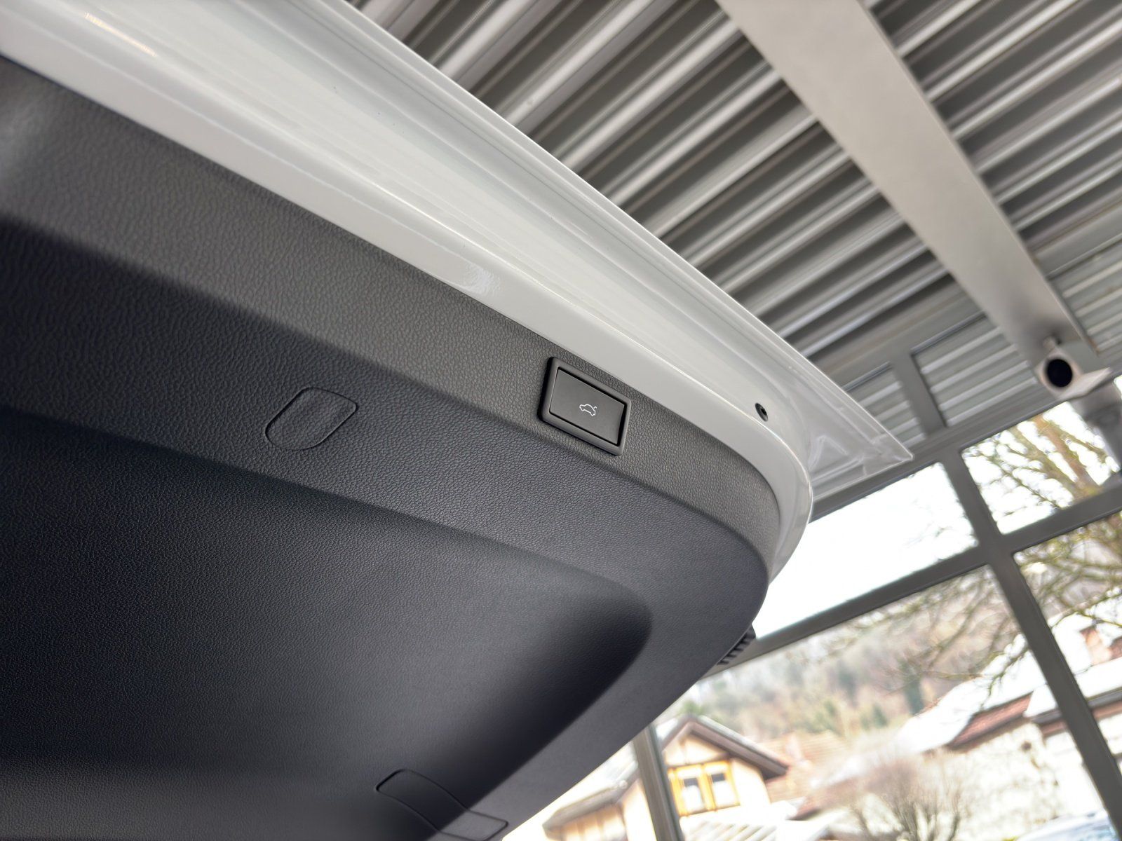 Fahrzeugabbildung SKODA Karoq Tour 1,5 TSI 110 kW DSG MATRIX/AHK/ACC/NAV
