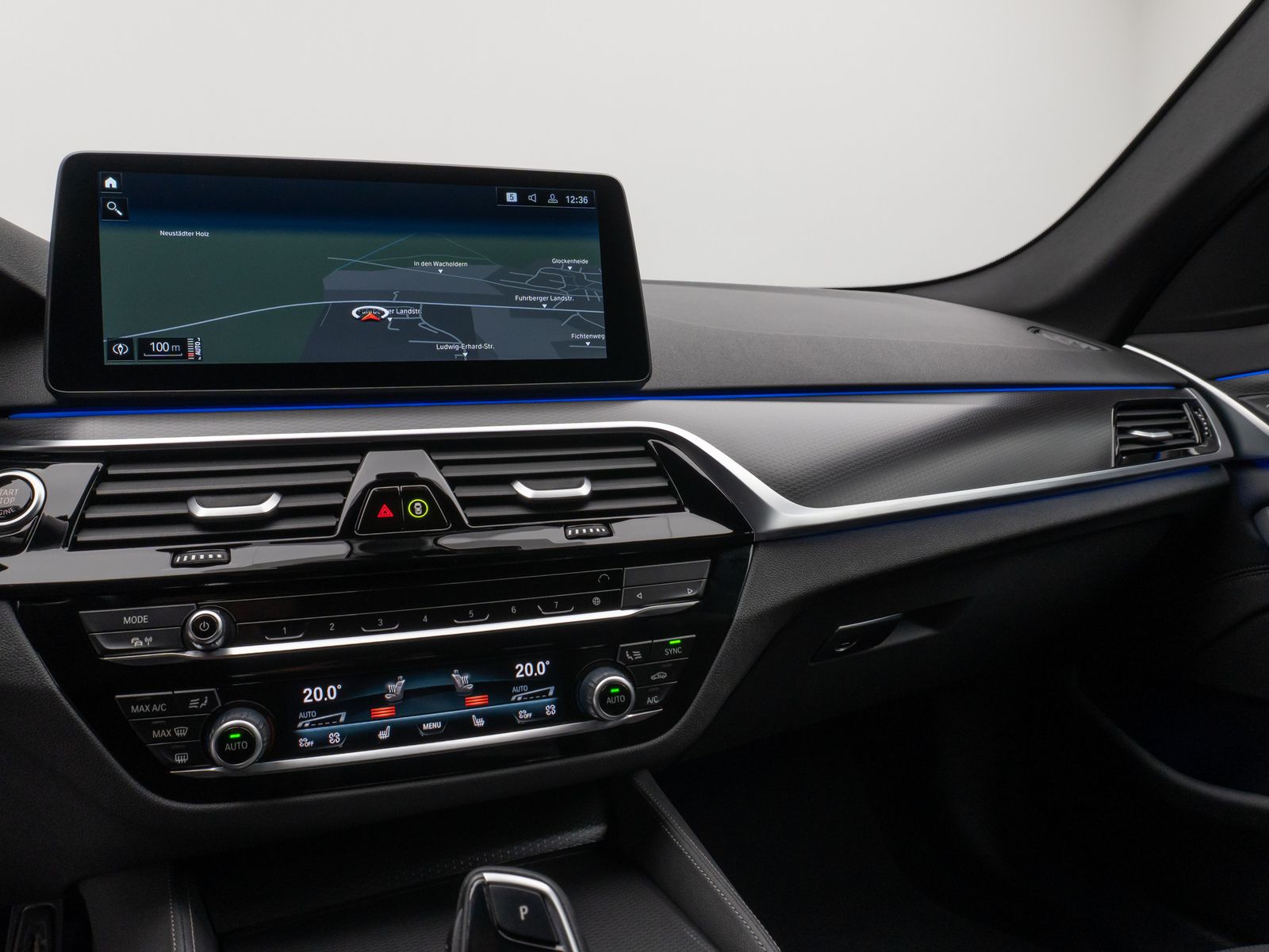 Fahrzeugabbildung BMW 520d xD M Sport Kamera HUD DAB 4xKlima Alarm AHK