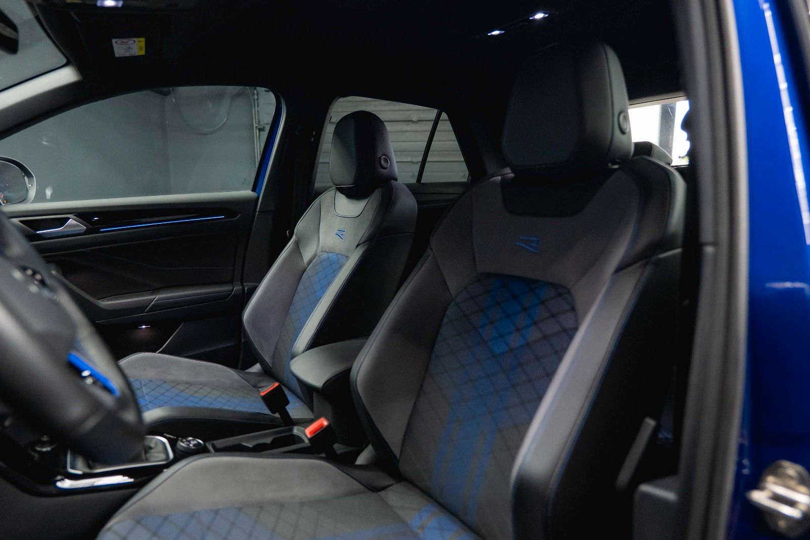 Fahrzeugabbildung Volkswagen T-Roc R 4Motion Black Design *ACC*Matrix*DAB+*