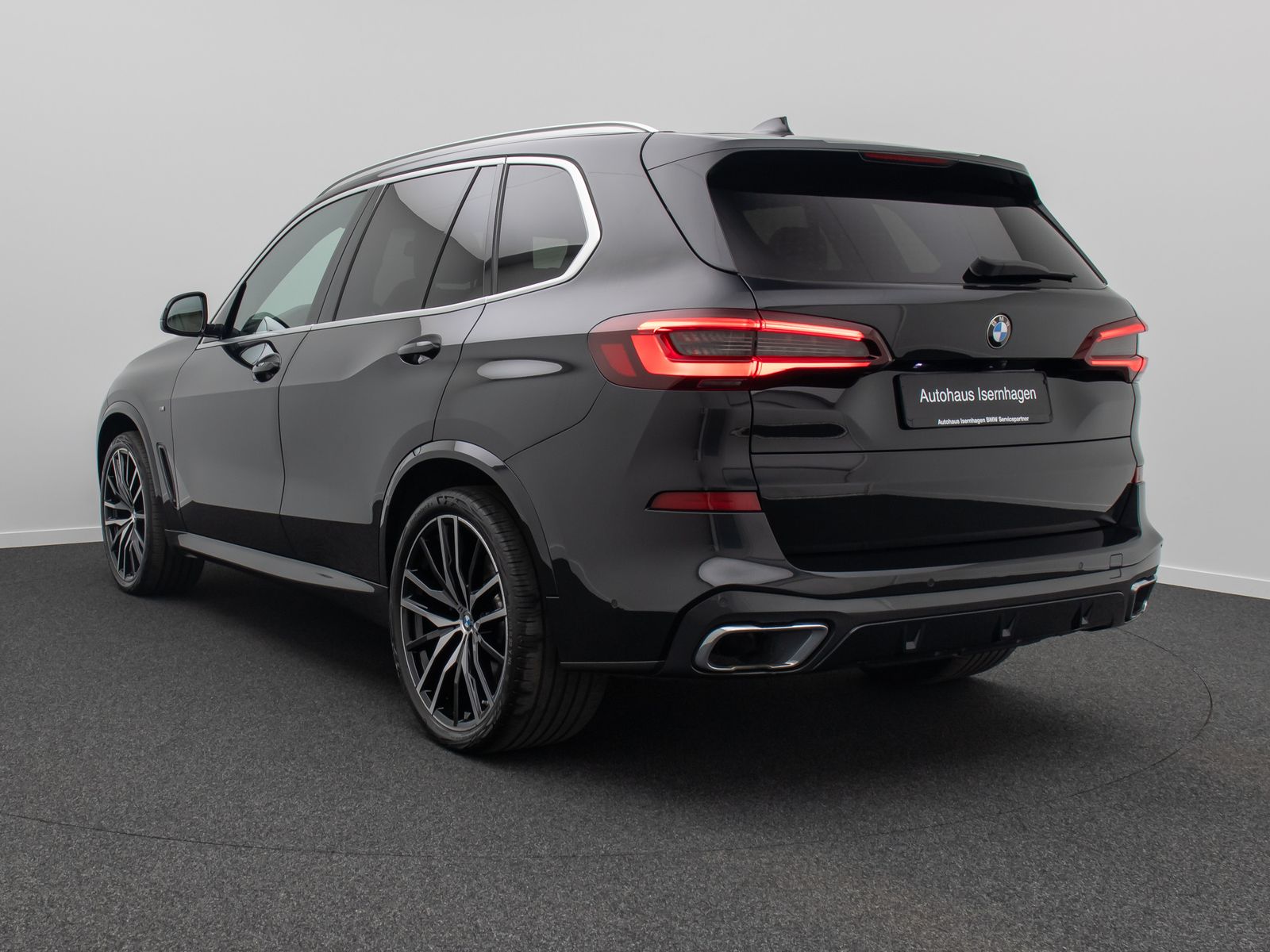 Fahrzeugabbildung BMW X5 xD30d M Sport B&W HUD DAB Panorama 22Zoll