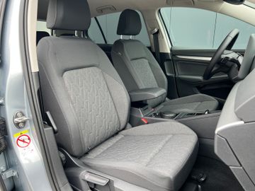 Volkswagen Golf - 8