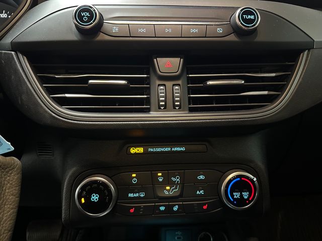 Fahrzeugabbildung Ford Focus 1,5 EcoBlue 88kW Cool & Connect Turnier