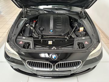 Fahrzeugabbildung BMW 525d Touring Aut Stop&Go NaviProf Xenon PDC LM