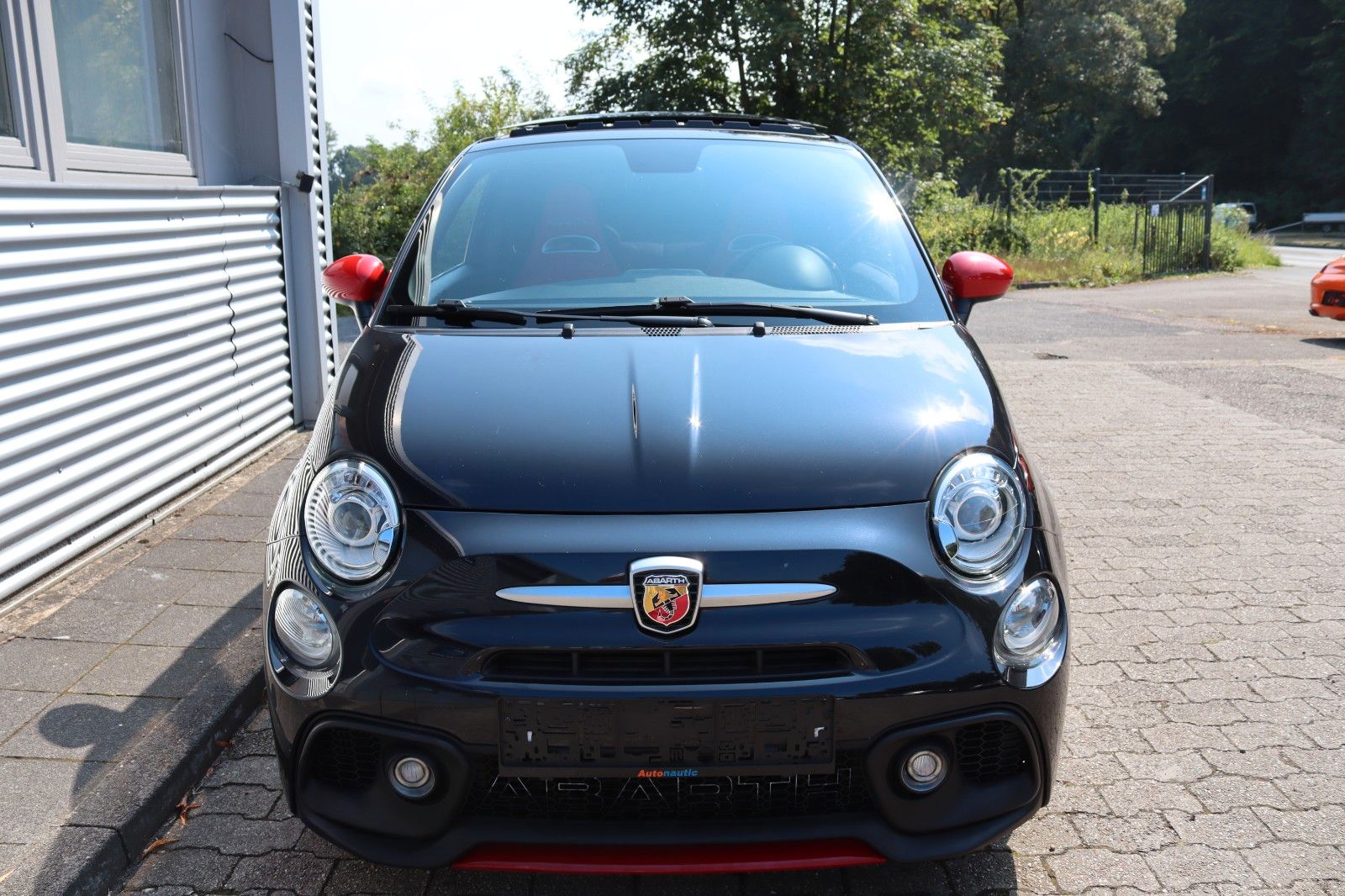 Fahrzeugabbildung Abarth 595 TURISMO LEDER PANO NAVI BEATS XENON PDC  1Hd