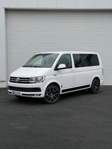 Volkswagen T6 Multivan - weiße Volkswagen T6 Multivan