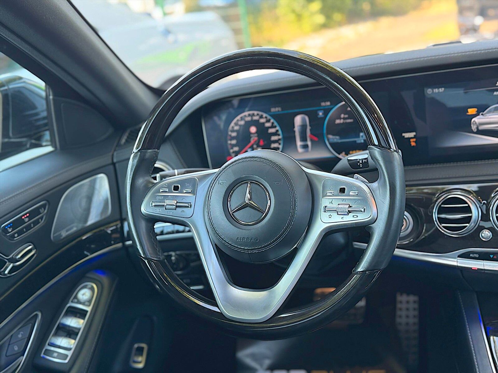 Fahrzeugabbildung Mercedes-Benz S 400d L AMG *Multibeam*Pano*ACC*DAB*Burmester*