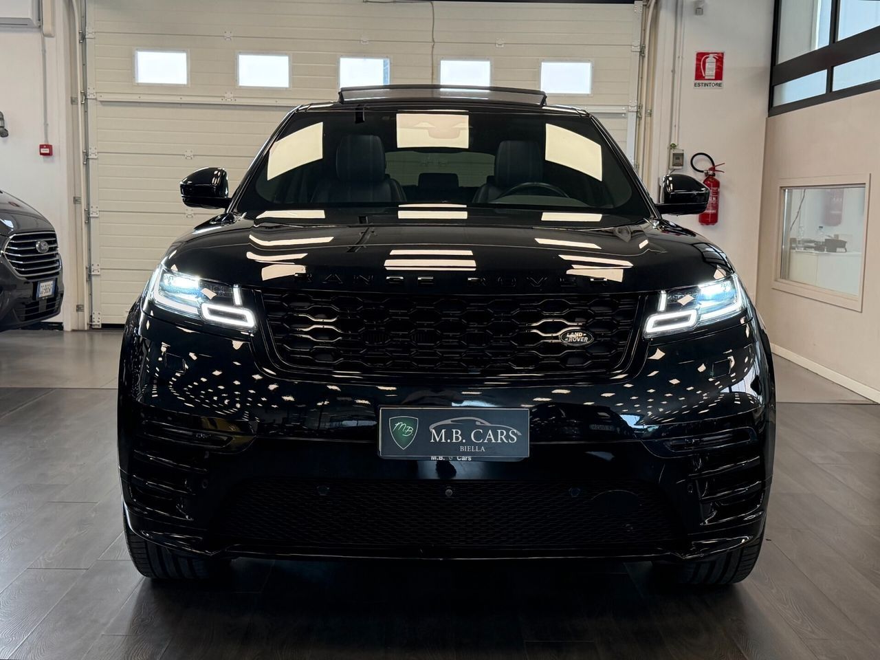 Land Rover Range Velar 2.0 Si4 250 CV R-Dynamic  imagem 2