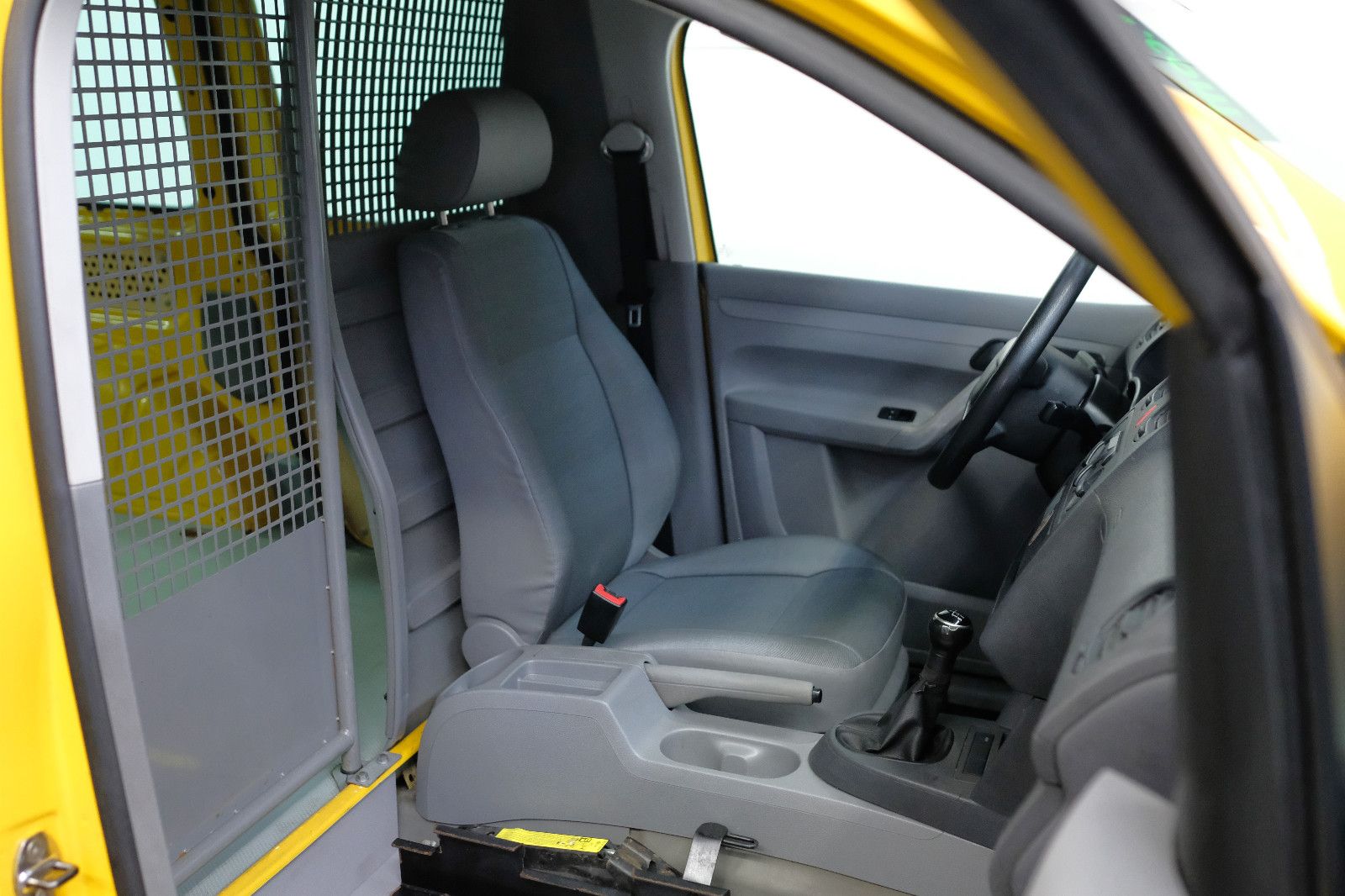 Fahrzeugabbildung Volkswagen Caddy 2.0 TDI Kasten TÜV 06/2025