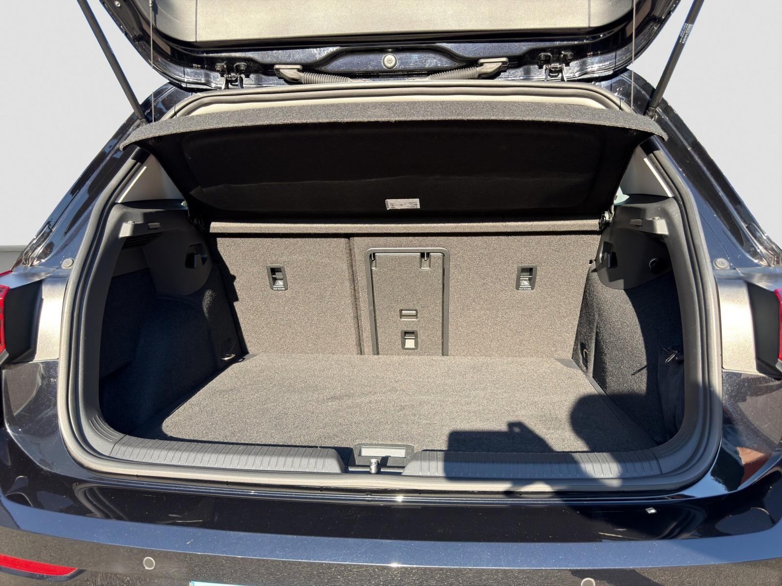 Volkswagen Golf VIII Life 1.5 TSI Pano Winter LED Virtual, миниатюра 14