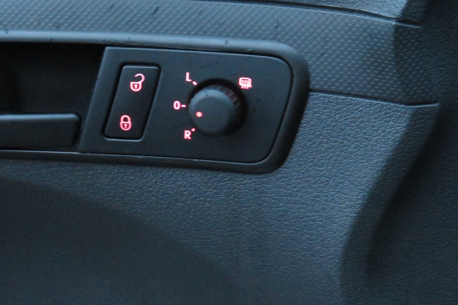 Fahrzeugabbildung Volkswagen Caddy Kasten TDI KLIMA AHK SITZH. FLEXSITZ 1.HD