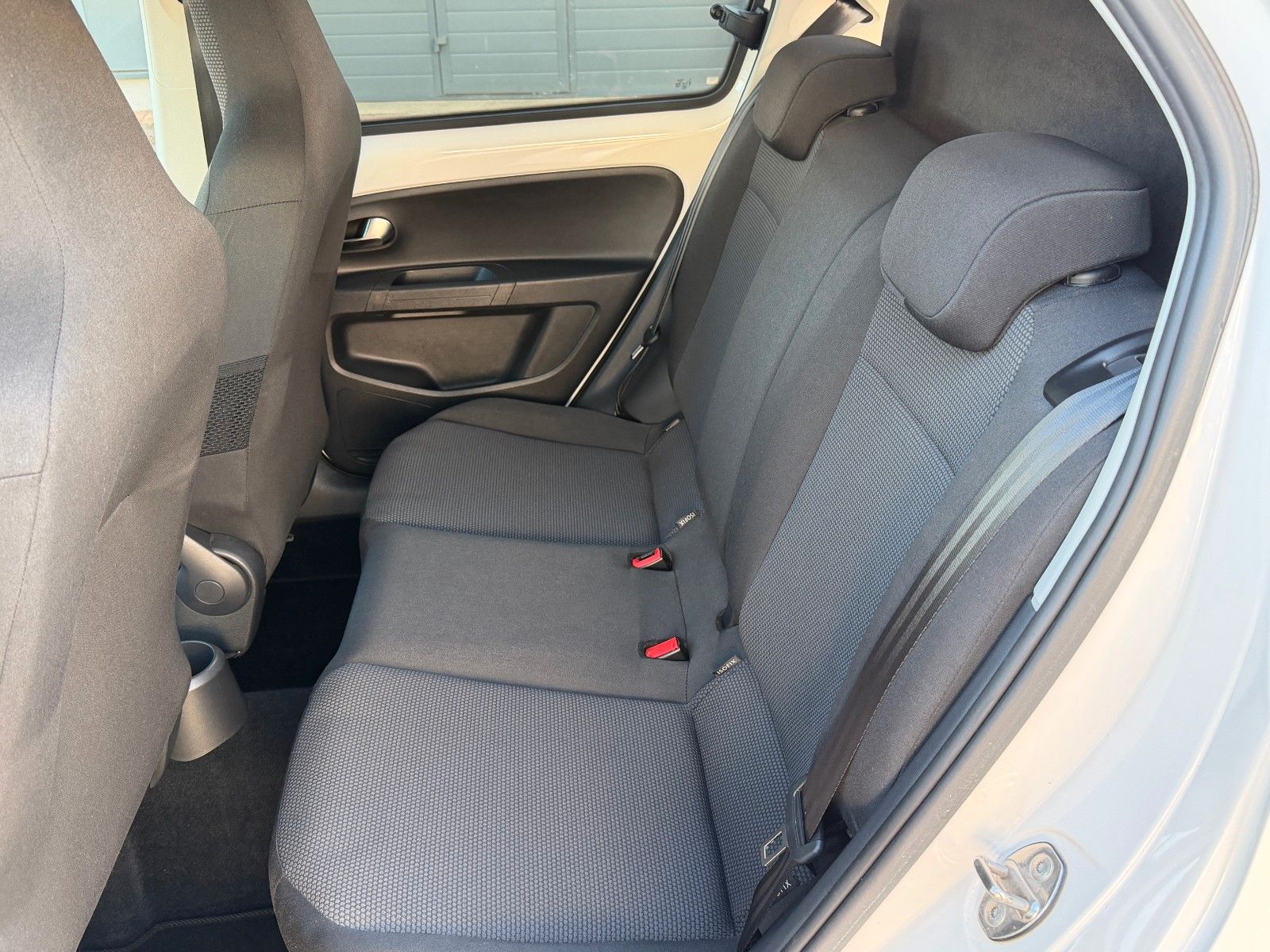 Fahrzeugabbildung SKODA Citigo 1.0 Elegance *Panorama*Sitzhzg*8fach*PDC*