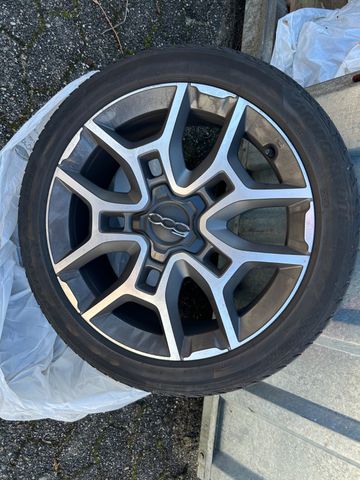 Fahrzeugabbildung Fiat 500X Cross Autom+Navi+CarPlay+Kamera+SHZ+PDC+LM