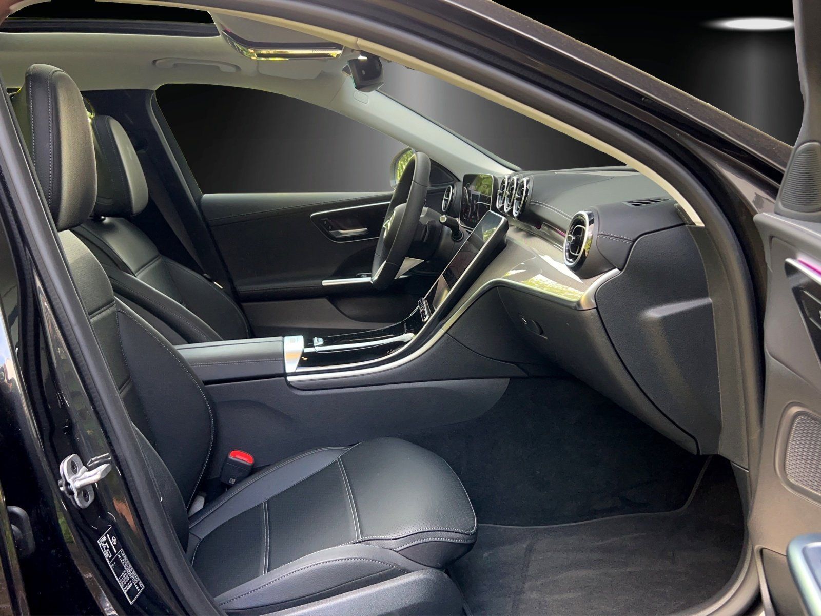 Fahrzeugabbildung Mercedes-Benz C 300 e T-Modell+Avantgarde+PSD+LED+Kamera+18''
