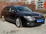 Skoda Superb Combi Exclusive/NAVI/KLIMA/SIZTHEIZUNG/ - Skoda Superb: Exclusive