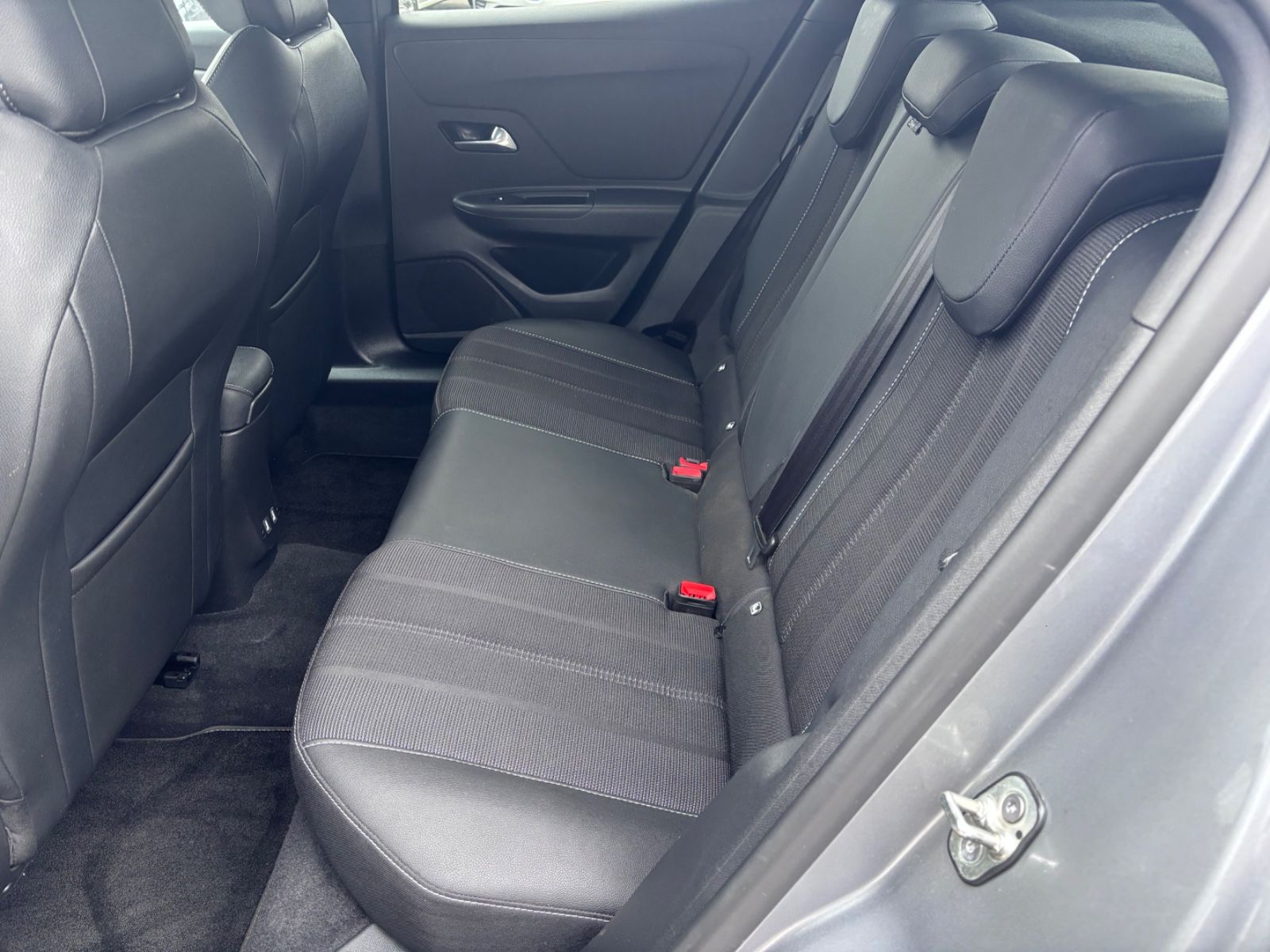 Fahrzeugabbildung Opel Mokka Elegance