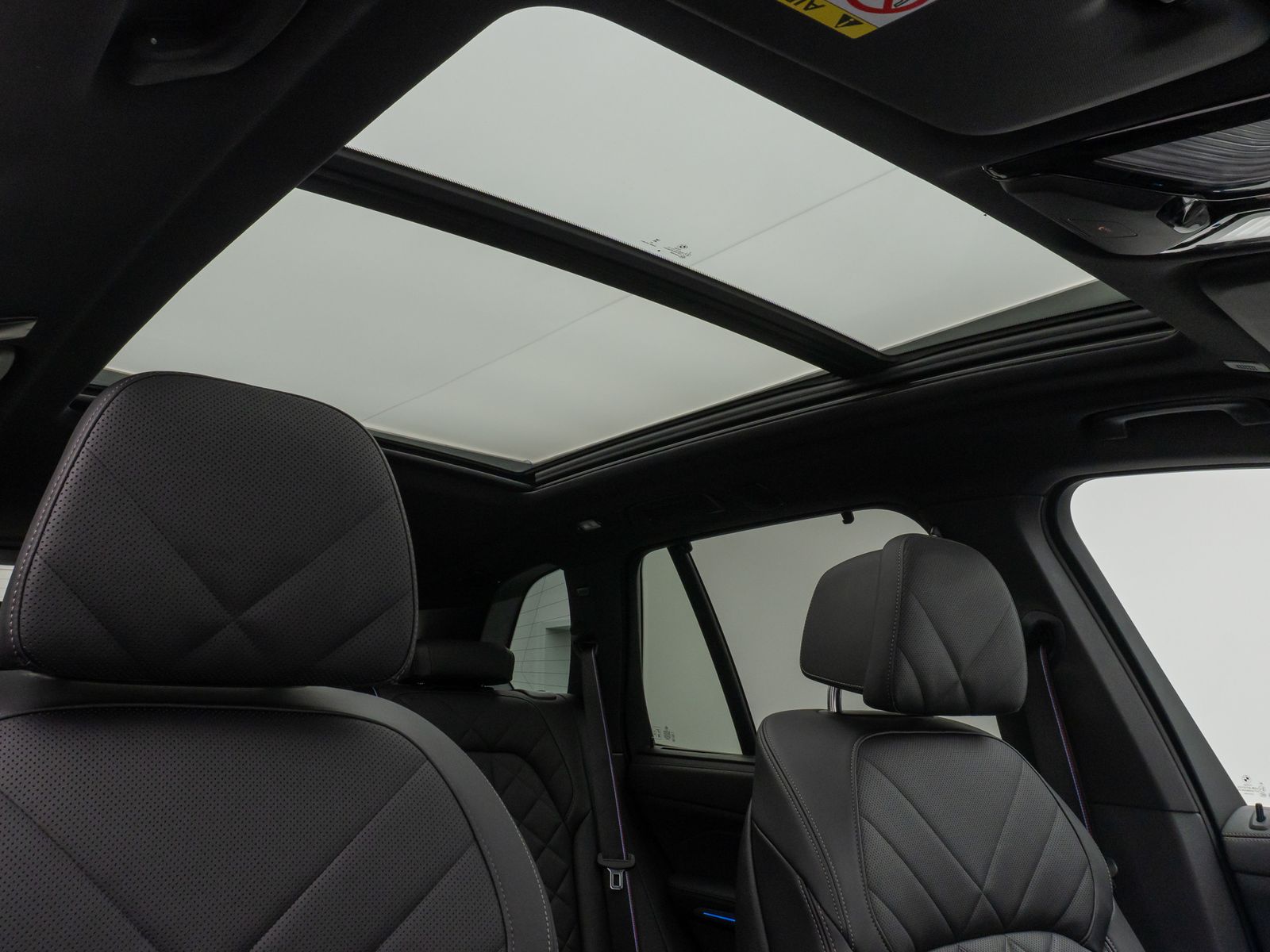 Fahrzeugabbildung BMW x5 xD50e M SportPro Panorama 360°HUD DAB H/K 21"
