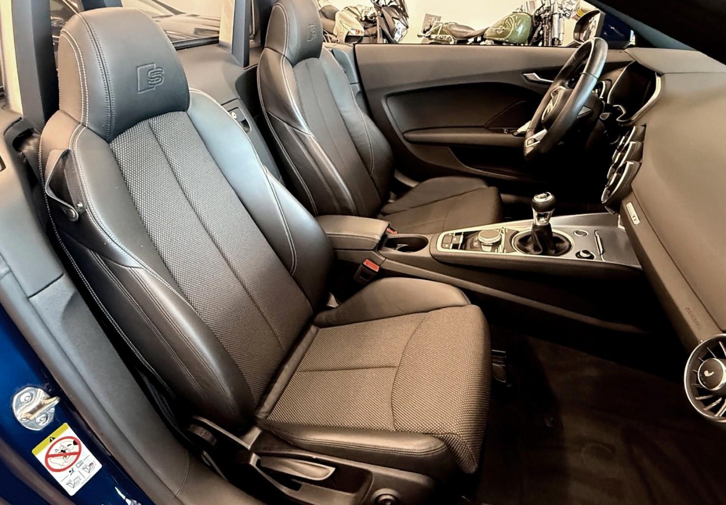 Audi TT Roadster 1.8 TFSI SLine Plus Paket Navi Klima