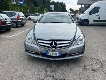 Mercedes E 220 - 1