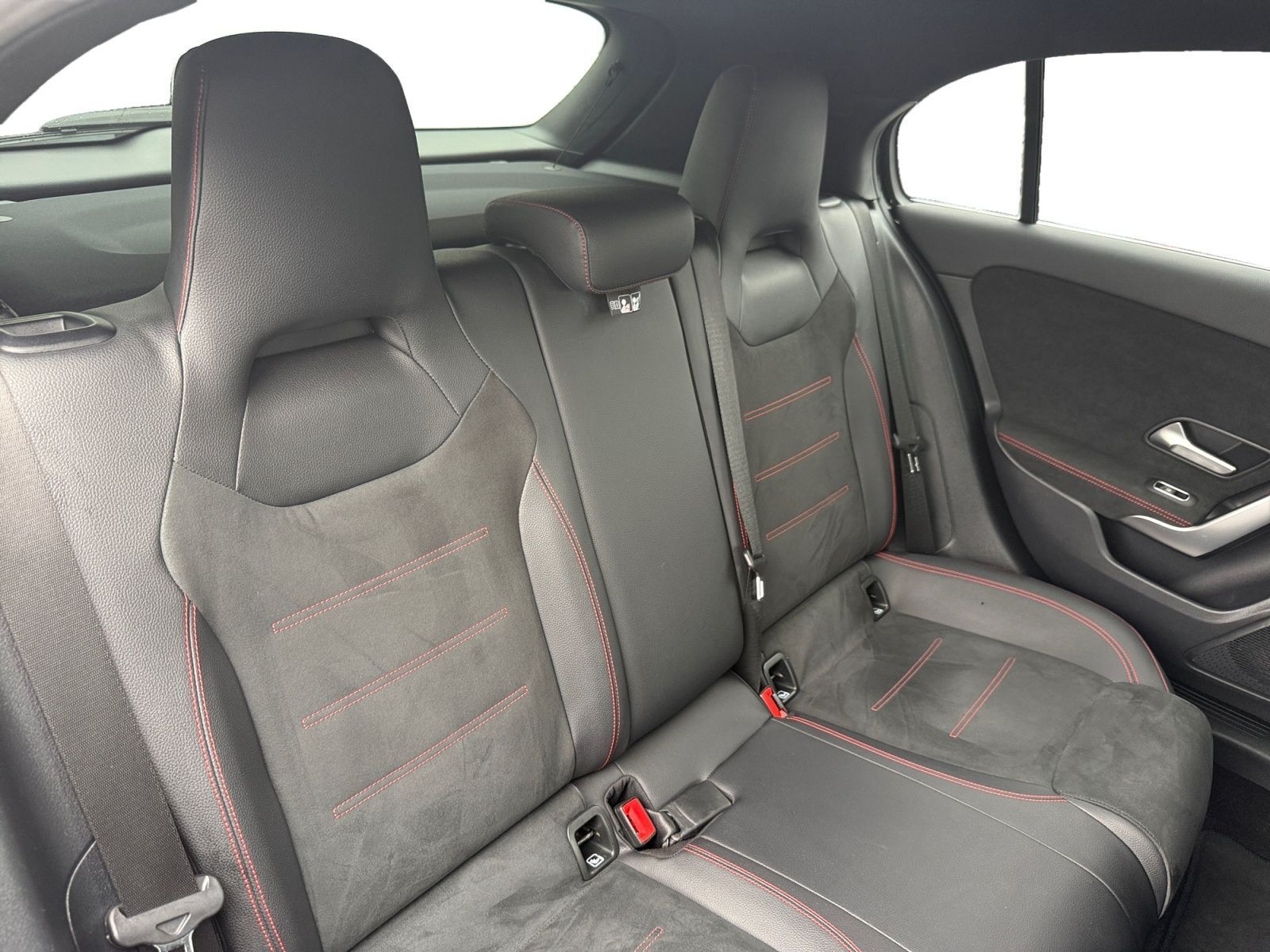 Fahrzeugabbildung Mercedes-Benz A 250 AMG Line 360VIEW AMB KEYLESS
