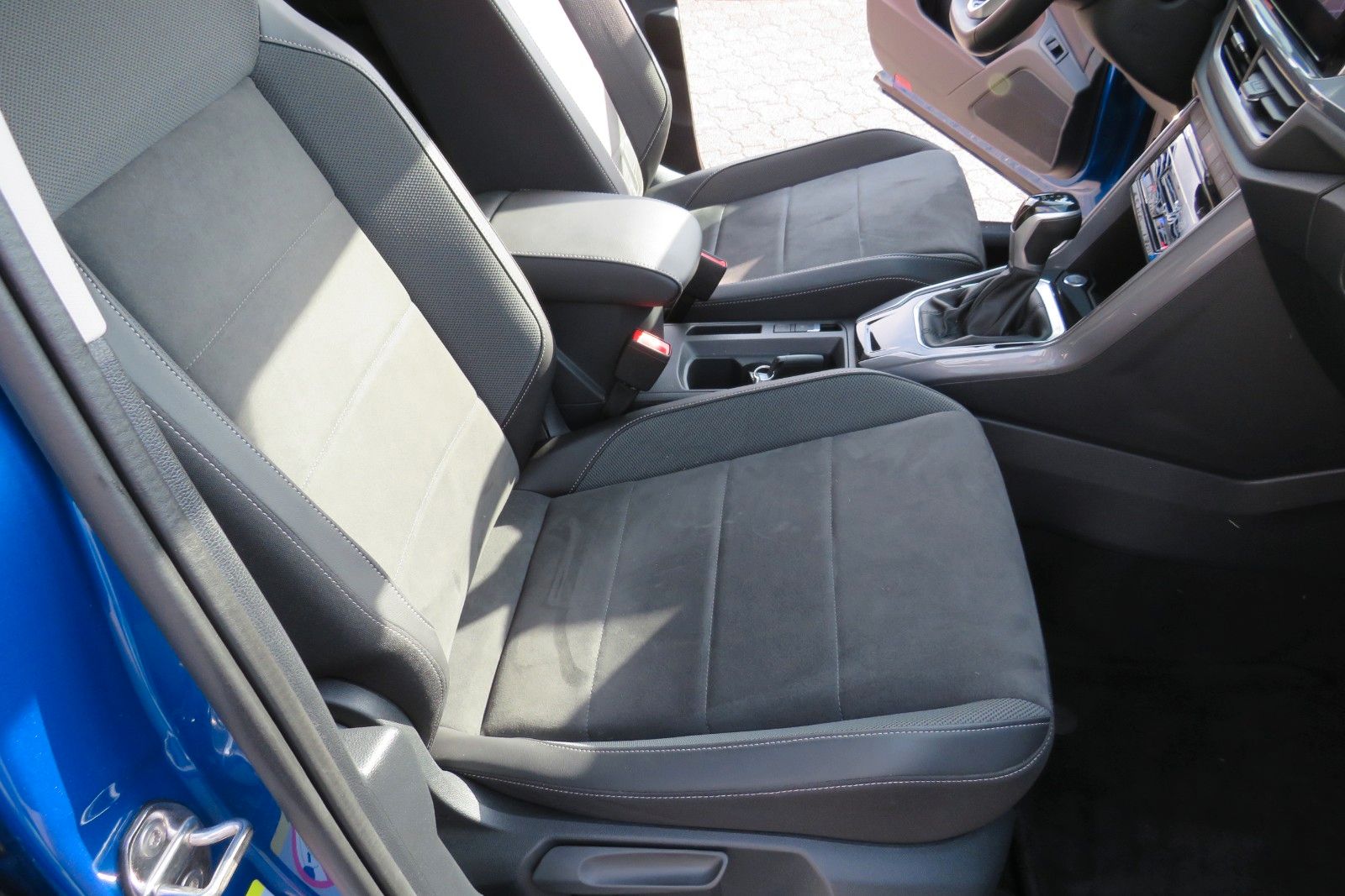Fahrzeugabbildung Volkswagen T-Roc Style KAMERA ACC NAVI APP SITZH DIGI-COPI