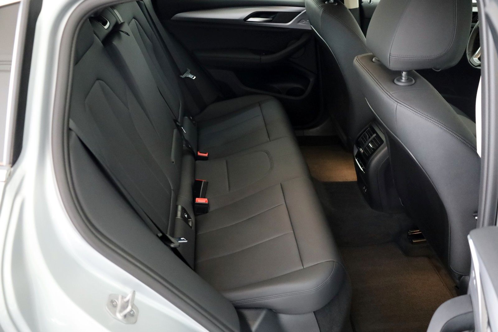 Fahrzeugabbildung BMW X4 20dA xDrive Advantage Leder,Navi,LED,Kamera