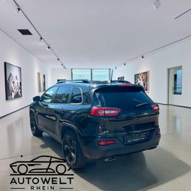 Jeep Cherokee - 3