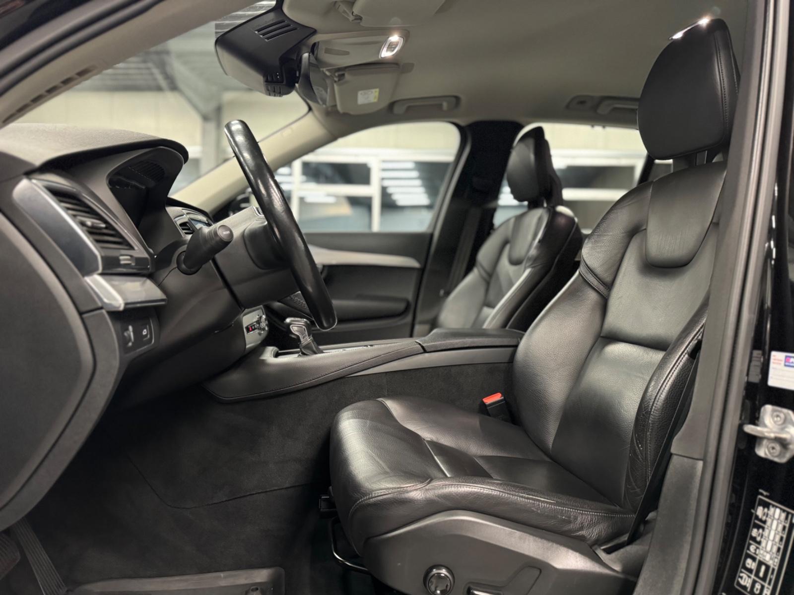 Volvo XC 90 Momentum AWD Navi SHZ LHZ LED 7-Sitzer