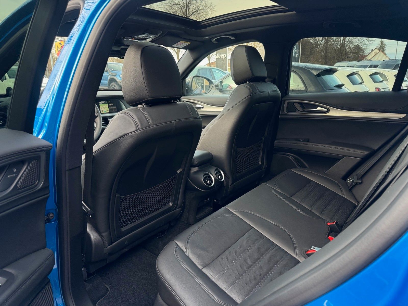 Fahrzeugabbildung Alfa Romeo VELOCE 2.0 Turbo 280PS Q4 GLASDACH NAVI KAMERA