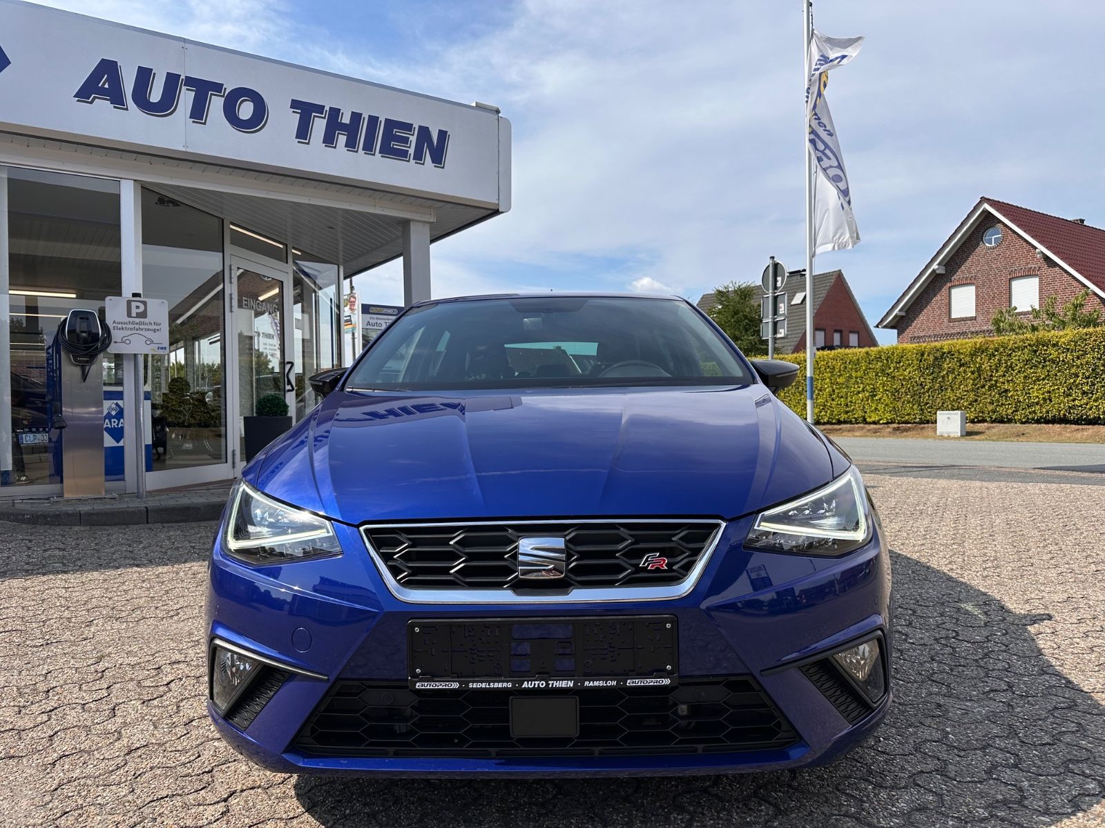 Fahrzeugabbildung SEAT Ibiza Black Edition 1.0 TSI DSG ACC/Navi/RFK/APP