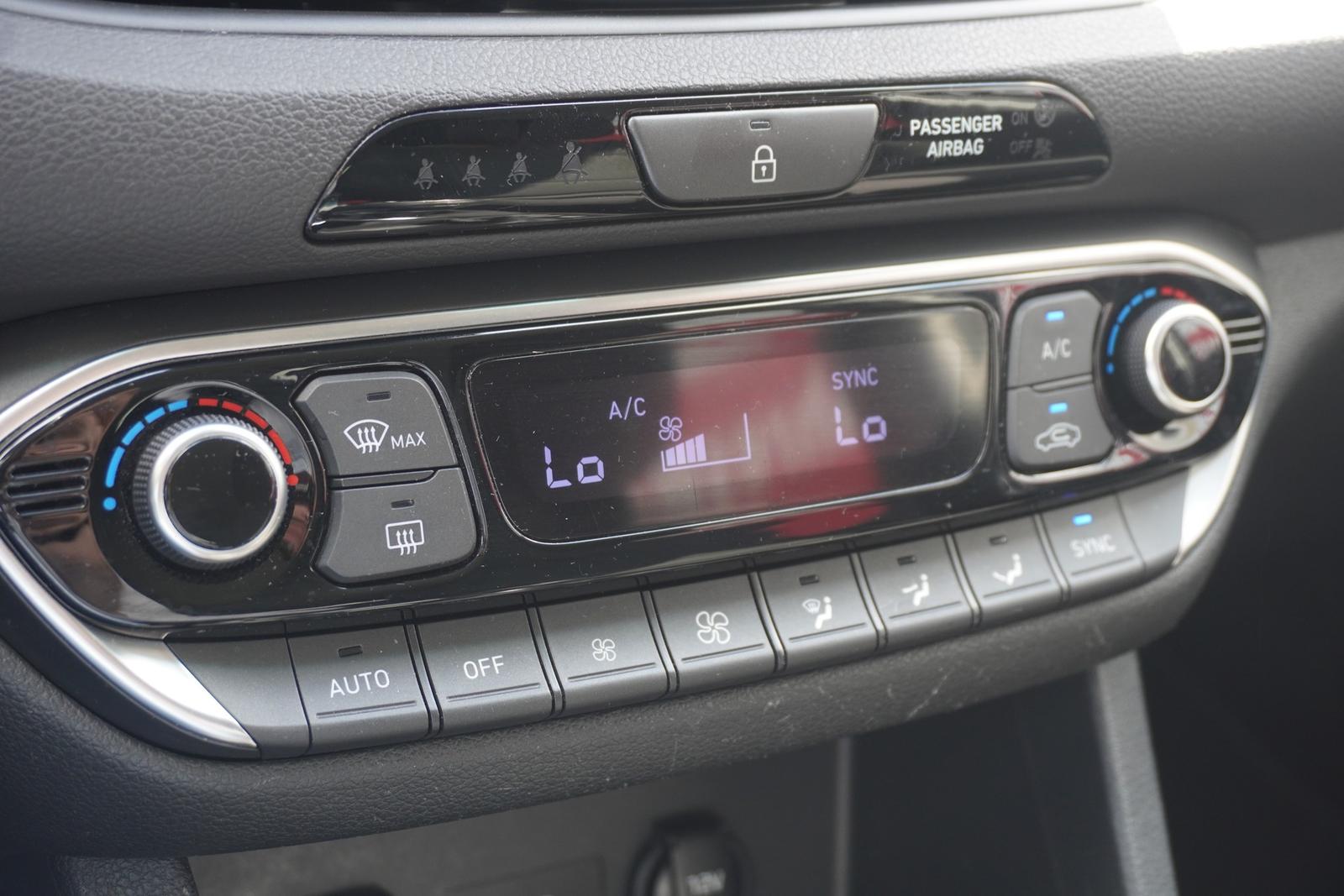 Hyundai i30 Kombi 1.0 T-GDI LED Navi Kamera PDC Tempomat