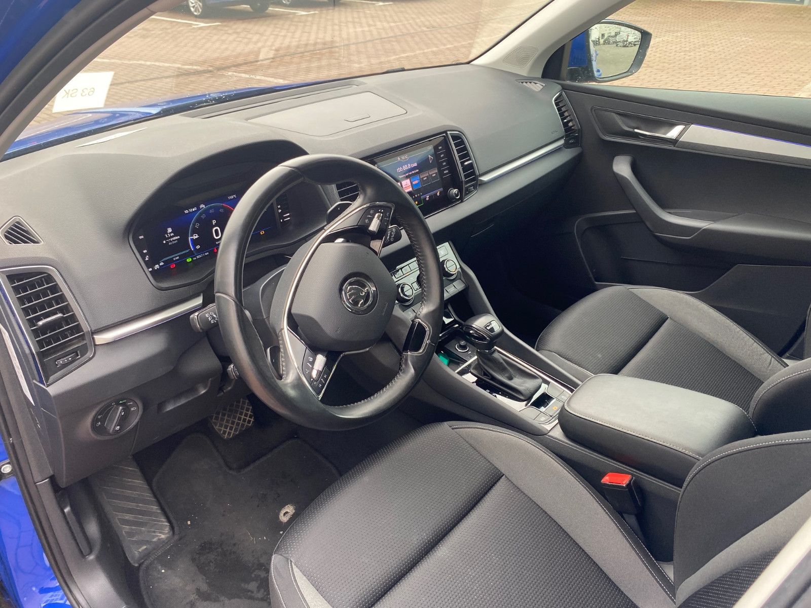 Fahrzeugabbildung SKODA Karoq Tour 2,0 TDI DSG *Navi*AHK*