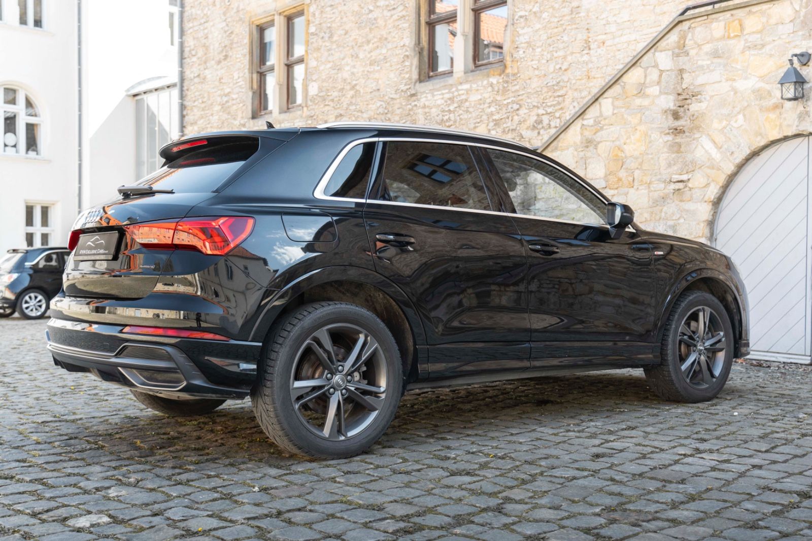 Fahrzeugabbildung Audi Q3 Quattro S-Line KAM NAV TOTW SPUR LED CARPLAY
