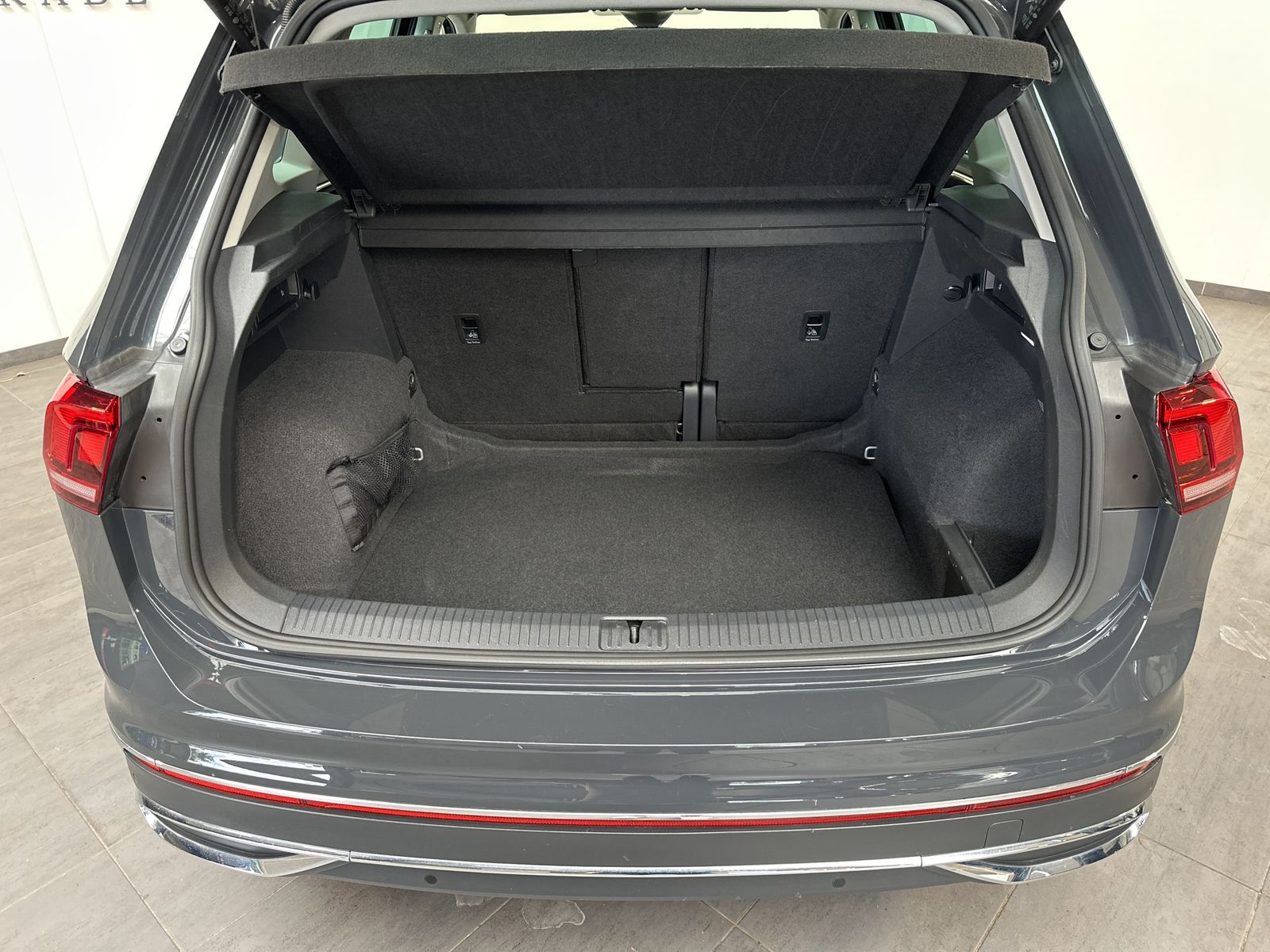 Fahrzeugabbildung Volkswagen Tiguan 2.0 TDI DSG Elegance NAV+LED+ACC+AHK+SHZ