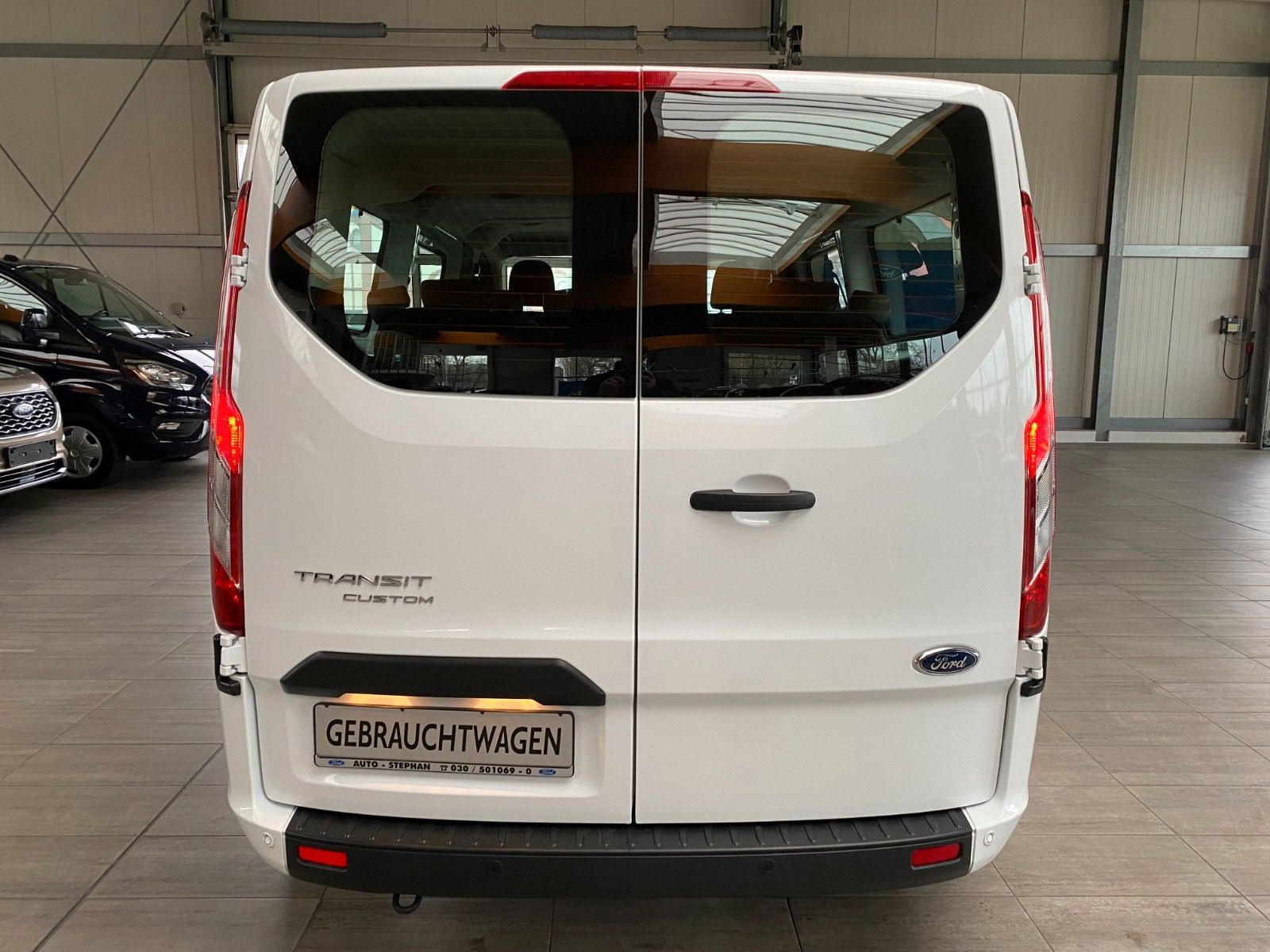 Fahrzeugabbildung Ford Transit Custom Kombi 320 L2 Trend DAB Parkpilot