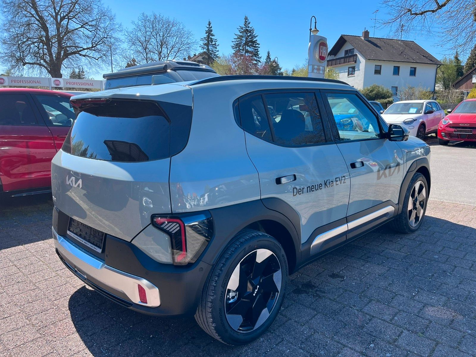 Fahrzeugabbildung Kia EV2 42,2 Earth V2L WP 22AC Kamera el. Sitze uvm.